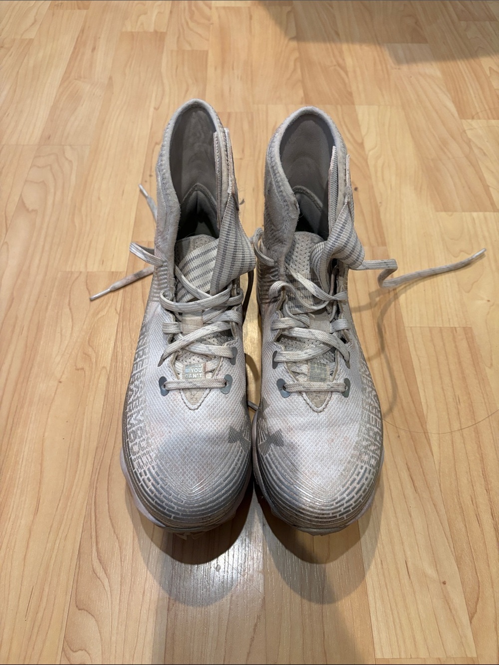 Under Armor youth White/Gray football Cleats size 6